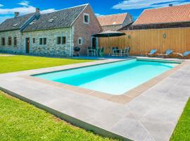Hotel Foto: Stunning Chalet in Goé with Swimming Pool, Sauna, Terrace