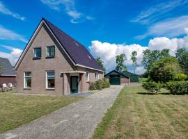 Hotel Foto: Classy Holiday Home in Langezwaag with Terrace