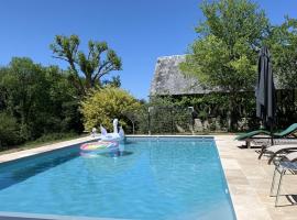酒店照片: Villa de 6 chambres avec piscine privee jardin amenage et wifi a Gonneville sur Mer a 4 km de la plage