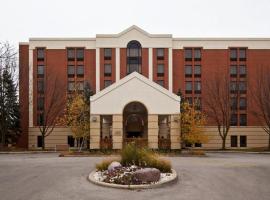 होटल की एक तस्वीर: Schaumburg Inn Hotel