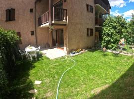 Briançon, Appartement avec jardin et terrasse., hôtel à Briançon