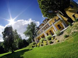 Kastiel Lucivna、Lučivnáのホテル