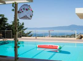 Foto do Hotel: Modern Luxury Villa with Pool, just 5min to sea