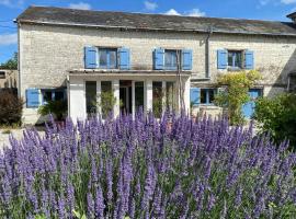 A picture of the hotel: Loire Valley Luxury Cottage