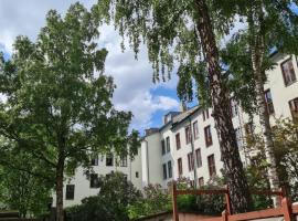 Hotel Photo: S12 2nd Floor Room in Elegant Apartment Casa Grunerlokka