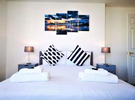 Fotos de Hotel: Marina living with parking, balcony, quiet and secure