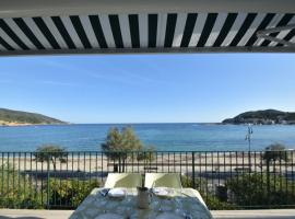 Hotel fotoğraf: Appartamenti Montecristo - Fronte mare in posizione unica