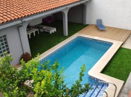 Hotel foto: Casa con todos los detalles necesarios para pasar unos días de ensueño. Grupos o familias con niños , piscina privada , paellero, zona chill out para relajarse . Cerca de zonas de baño en rio y rutas de bici.