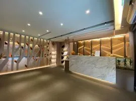 Chair Man Hotel