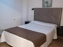 Hotel Photo: Hostal Adelia