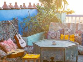 The Lunar Surf House, hotel v destinaci Tamraght Ouzdar