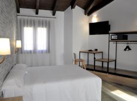 Hostal Restaurante Villa de Brihuega, hotel in Brihuega