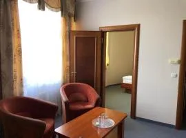 Готель Леон