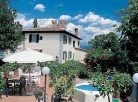 Photo de l’hôtel: Madonna della Febbre Villa Sleeps 15 with Pool