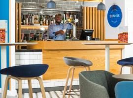 Holiday Inn Express Cardiff Bay by IHG, hotel in Cardiff