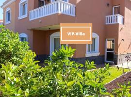 Foto di Hotel: VIP-villa,sea&mountains views, golf, 3bed-rooms, comfort