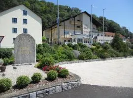 Hotel Burgwirt, hotell sihtkohas Deggendorf