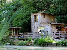 Hotel Photo: La Cabane