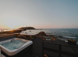 Portara Seaside Luxury Suites, hotel v destinaci Naxos Chora
