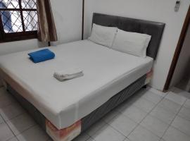 Hotel Photo: OYO 3853 Kebalen Residence Syariah