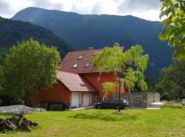 Hotel fotoğraf: Počitniška hiša Nad Sočo