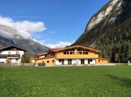 Hotel foto: Brilliant Holiday Home in Leutasch Tyrol with Garden