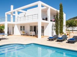 होटल की एक तस्वीर: Beautiful Ibiza Piscina-BBQ-Jardin