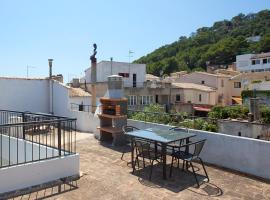 Hotel fotoğraf: House with barbecue and big terrace