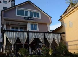 Royal Hotel Peshkopi Albania, hotel en Peshkopi
