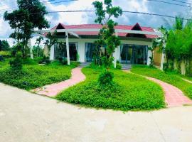 A picture of the hotel: ROOSTER MEKONG GARDEN VILLAS