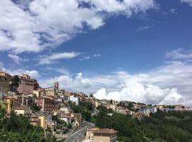 Hotel foto: Una casetta nel centro di Ariano ..