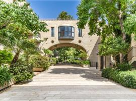 מלון צילום: ✦Luxury 2 Bdr David's Village apartment ✦ Mamilla