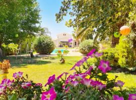 Villa Vravrona Tower & Suites, hotel v destinaci Markopoulon