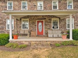 A picture of the hotel: Farmhouse on River, 12 Miles to Liberty Mountain