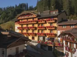 克里奇奥多洛米蒂酒店