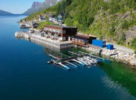 A picture of the hotel: Ersfjordbotn Brygge