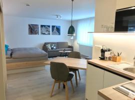 Hotel kuvat: BLEIBE für länger - Apartmenthaus Dettingen