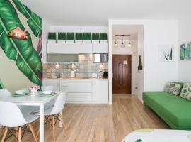 Hotel Photo: Cozy modern STUDIO GREEN APARTMENT in Old Town