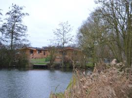 Ξενοδοχείο φωτογραφία: The Chiltern Lodges at Upper Farm Henton