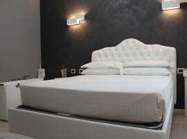 A picture of the hotel: Jacuzzi apartament by parmacentro b&b