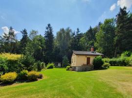 Hotel Photo: Garden Cottage U lesa