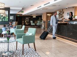 Фотография гостиницы: The Address Citywest (formerly Kingswood Hotel)