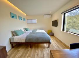 BATONWORKS Naoshima, Hotel in Naoshima