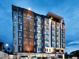 B Hotel