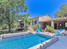 صور الفندق: Lovely Home In La Roche St Secret With Outdoor Swimming Pool