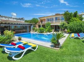 Hotel fotografie: Villa in Pollenca Sleeps 8 includes Swimming pool Air Con and WiFi