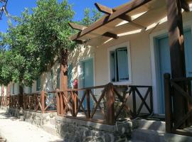 מלון צילום: Santorini Camping/Rooms