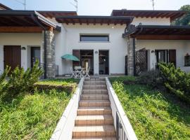 Hotel Photo: Lake-view Apartment in Silviano with Terrace and Garden