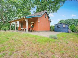 Hotelfotos: Holiday cottage in Schijf with a fenced garden