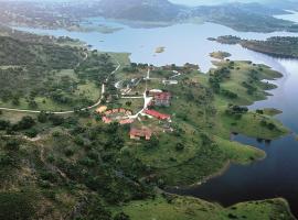 Villa Rural Sierra Hueznar, hotel en El Pedroso